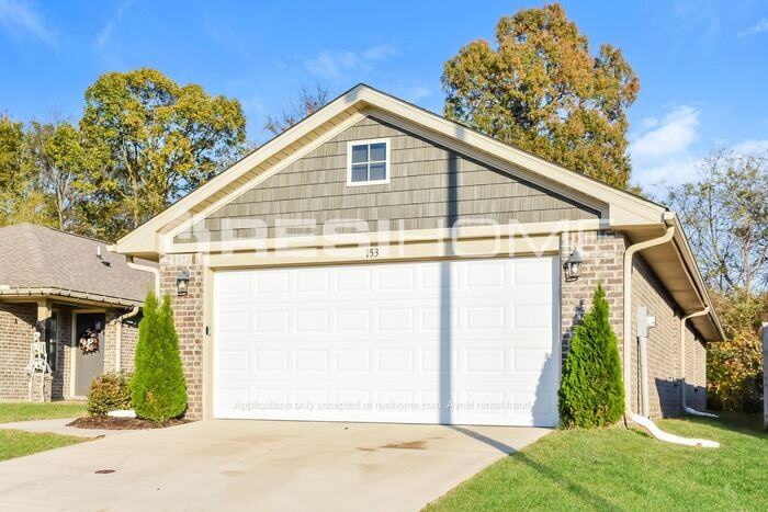 153 Brooklawn Dr - Photo 2 of 19