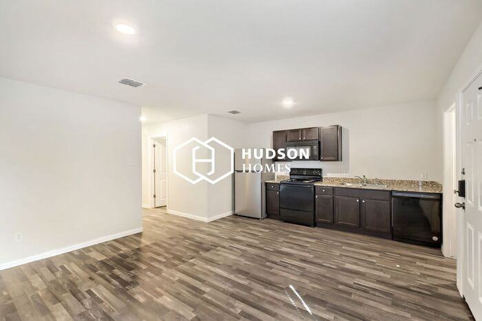 930 N 10th St #A - Photo 5 of 15