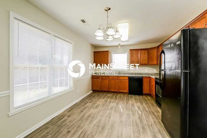 1825 Pope Hill Ct - Photo 4 of 16