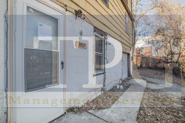 3407 Ne Monterey Ave #B - Photo 3 of 16