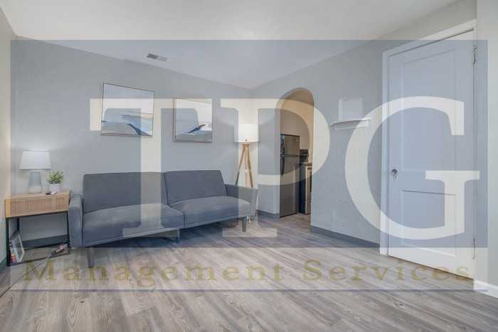 3407 Ne Monterey Ave #B - Photo 4 of 16