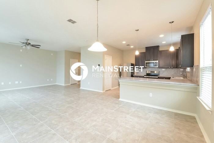 2115 Sundrop Bay - Photo 4 of 15
