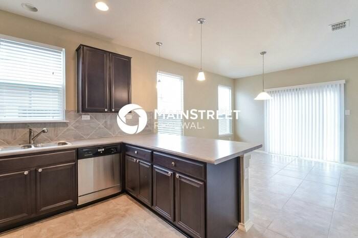 2115 Sundrop Bay - Photo 6 of 15