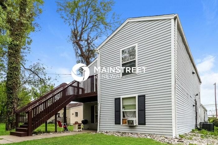 2913 Dumesnil St #3 - Photo 2 of 16