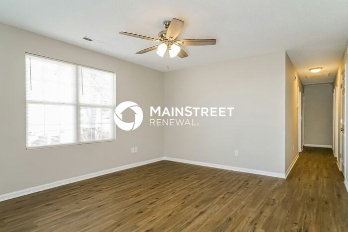 240 Mitchell Ave - Photo 4 of 16