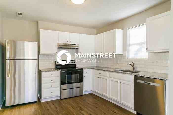 240 Mitchell Ave - Photo 6 of 16