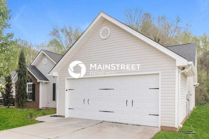 1725 Clooney Ln - Photo 3 of 16