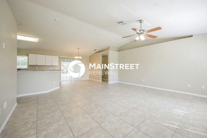 303 Nw 3rd Ave - Photo 4 of 16