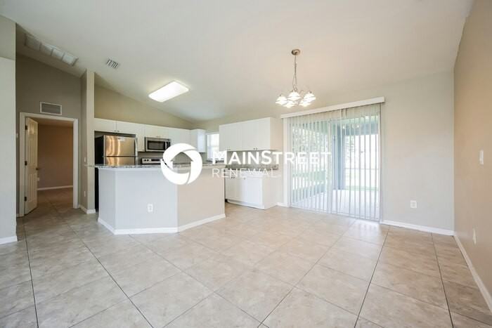 303 Nw 3rd Ave - Photo 6 of 16