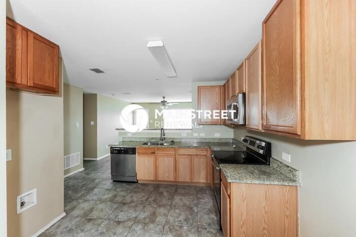 1421 Castle Ridge Rd - Photo 6 of 16