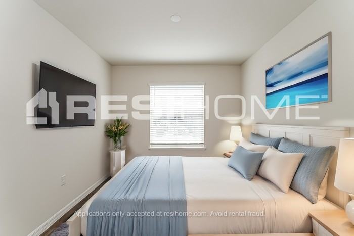 28377 Wave Crest Pl - Photo 7 of 18