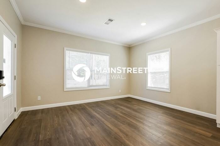 1016 S Central Ave - Photo 4 of 16