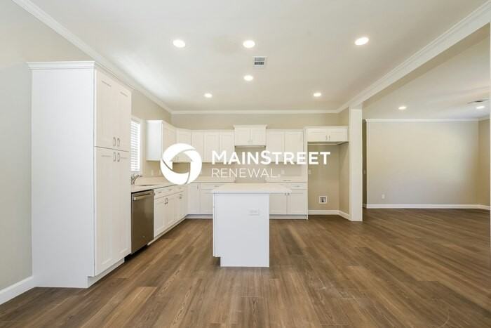 1016 S Central Ave - Photo 7 of 16