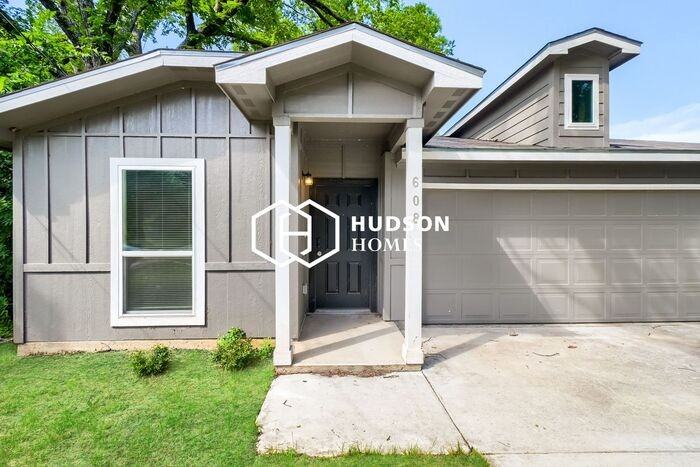 608 Preston St - Photo 3 of 14
