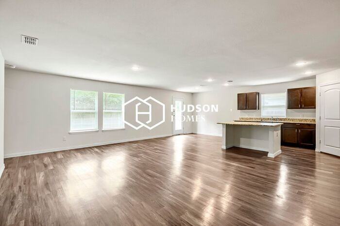 108 E North Creek Dr - Photo 3 of 14