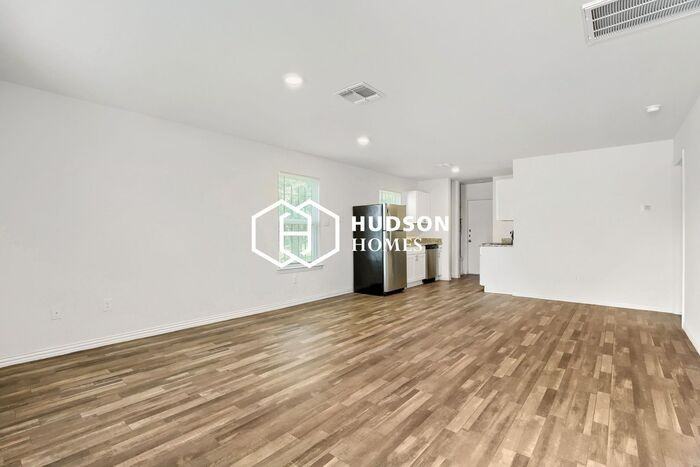 3259 Martin Luther King Dr - Photo 4 of 13