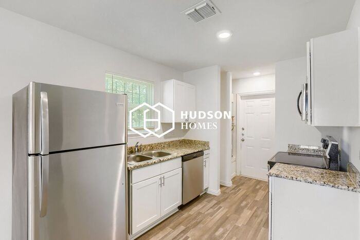 3259 Martin Luther King Dr - Photo 6 of 13