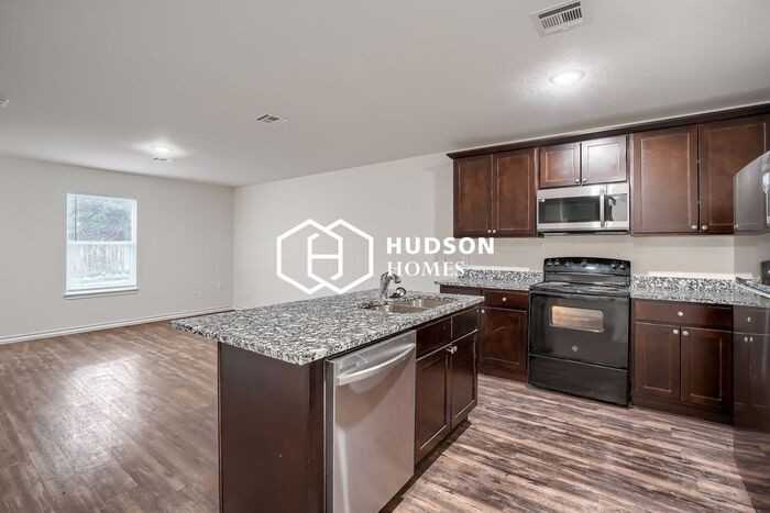 2404 E Cornell St - Photo 5 of 14