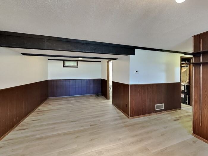 8701 47th Ave N - Photo 4 of 24