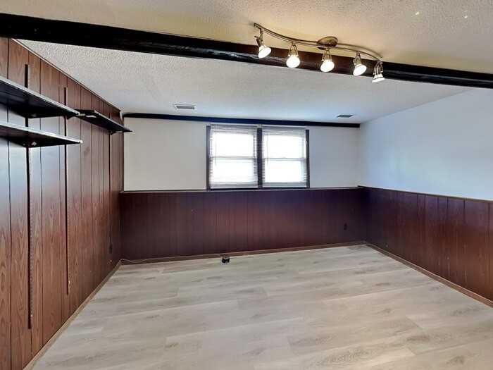 8701 47th Ave N - Photo 5 of 24
