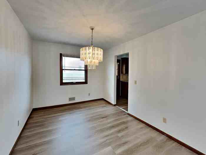 8701 47th Ave N - Photo 6 of 24