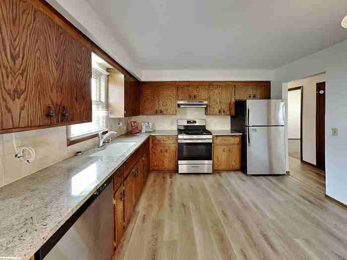 8701 47th Ave N - Photo 7 of 24