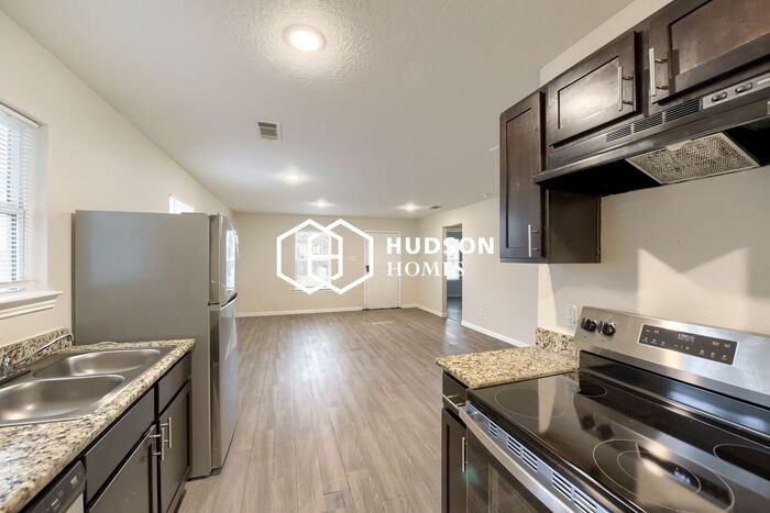 403 Armstrong St - Photo 6 of 14
