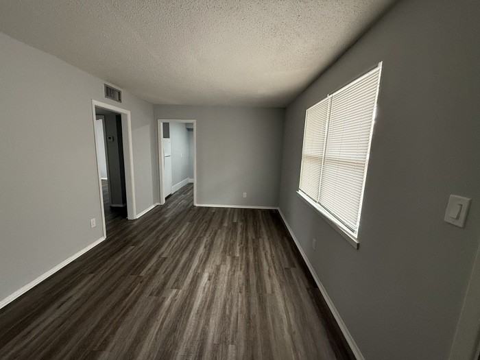 882 Crockett St #4 - Photo 2 of 8