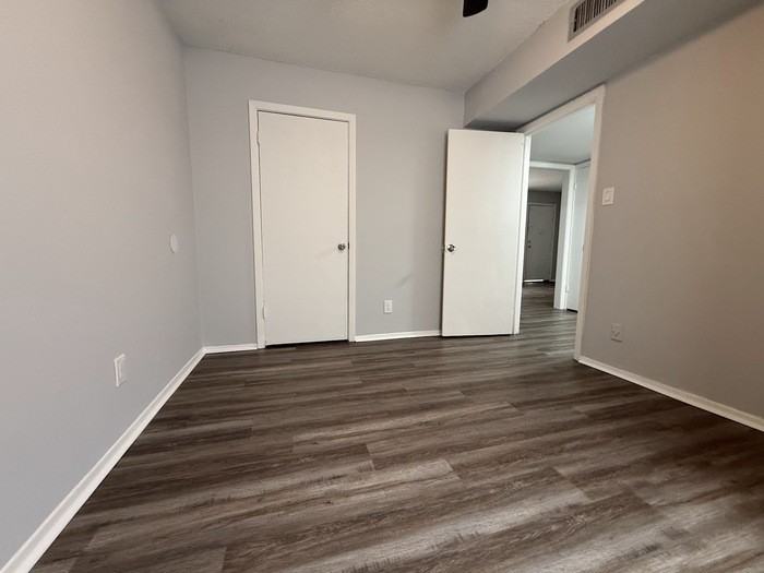 882 Crockett St #4 - Photo 3 of 8