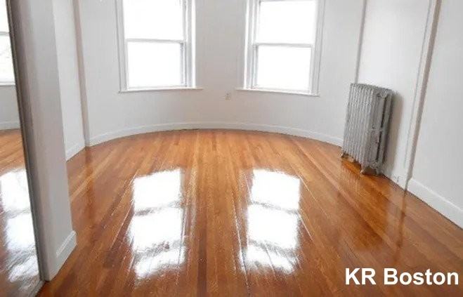 Beacon St #1F - Photo 3 of 5