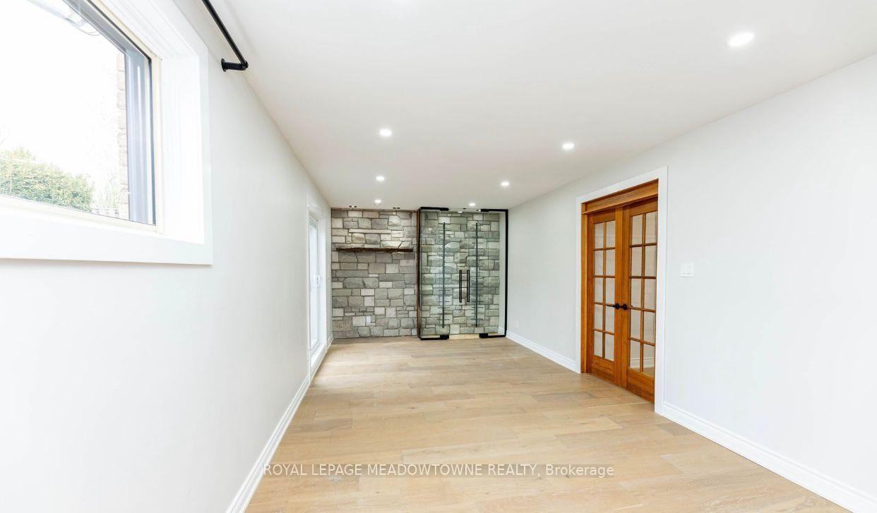 468 Gowland Crescent - Photo 7 of 28