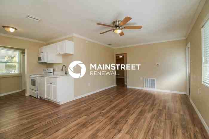 1935 16th Ave N - Photo 4 of 16