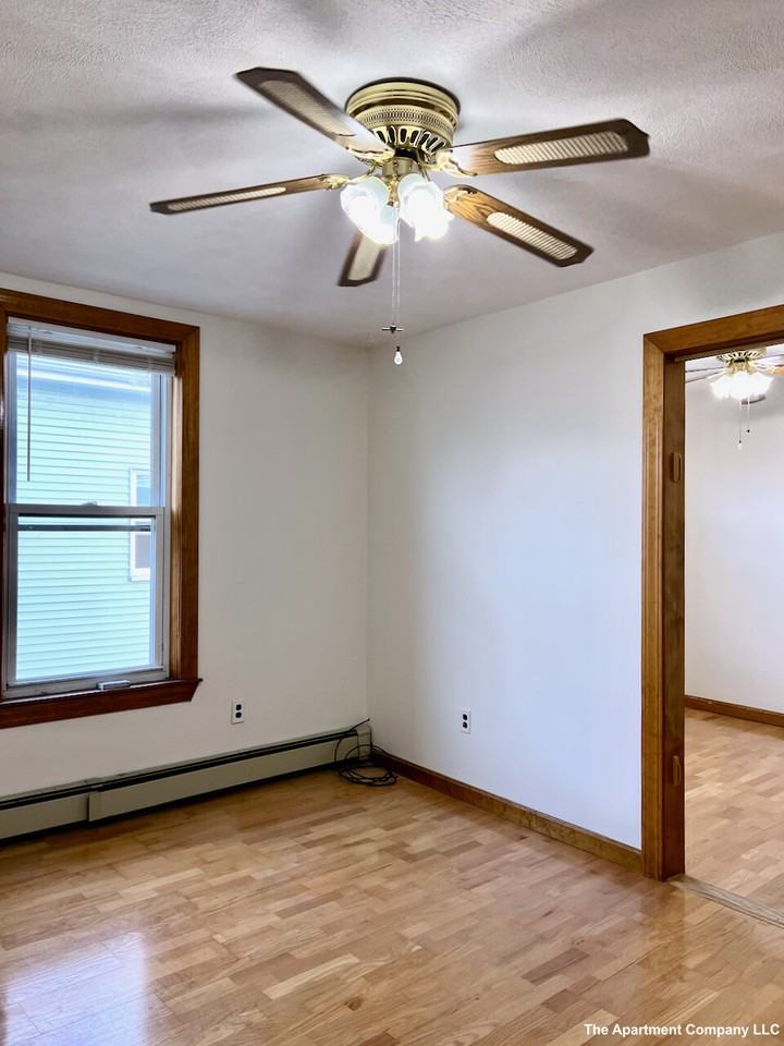 312 Washington St #2 - Photo 4 of 12