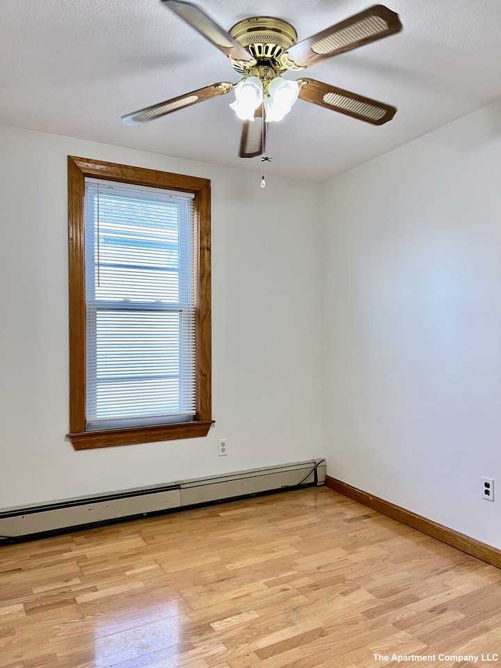 312 Washington St #2 - Photo 5 of 12