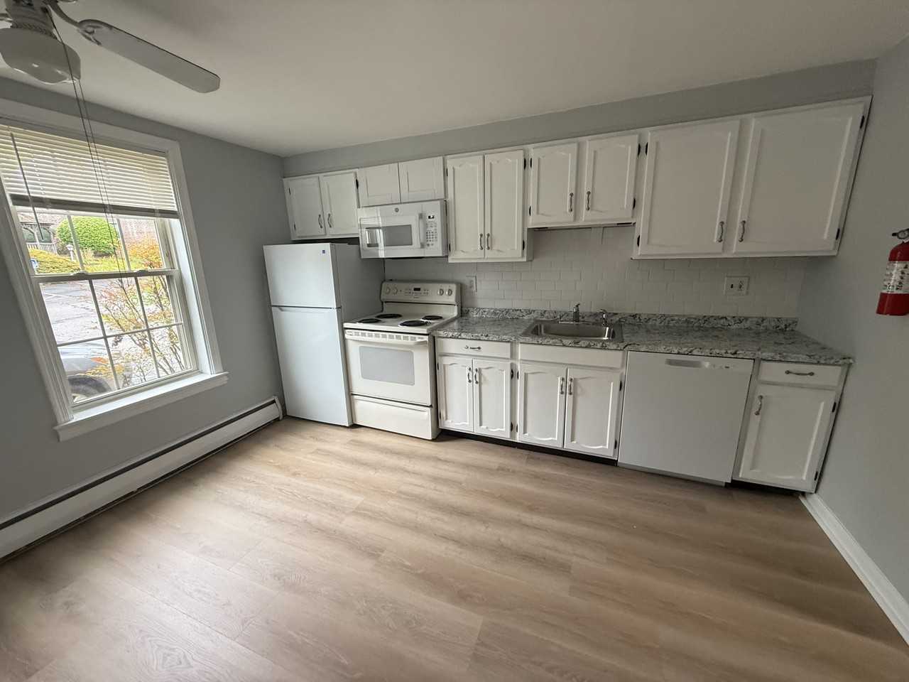 27 Wallingford Ave #D2
