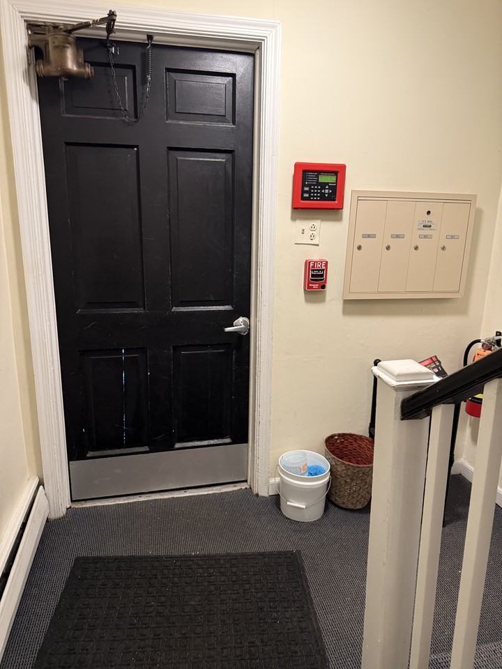 27 Wallingford Ave #D2 - Photo 6 of 12