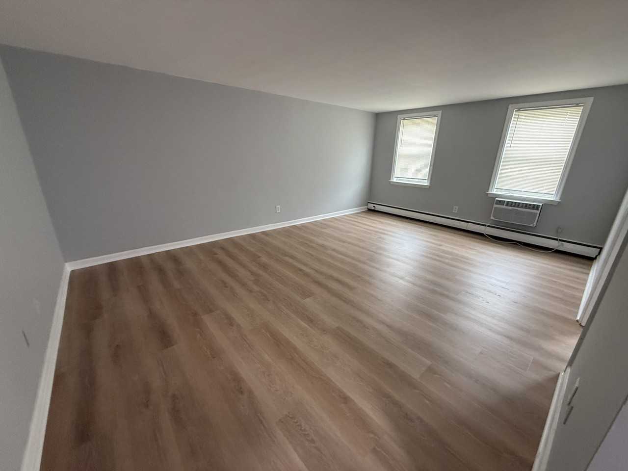 27 Wallingford Ave #D2 - Photo 7 of 12