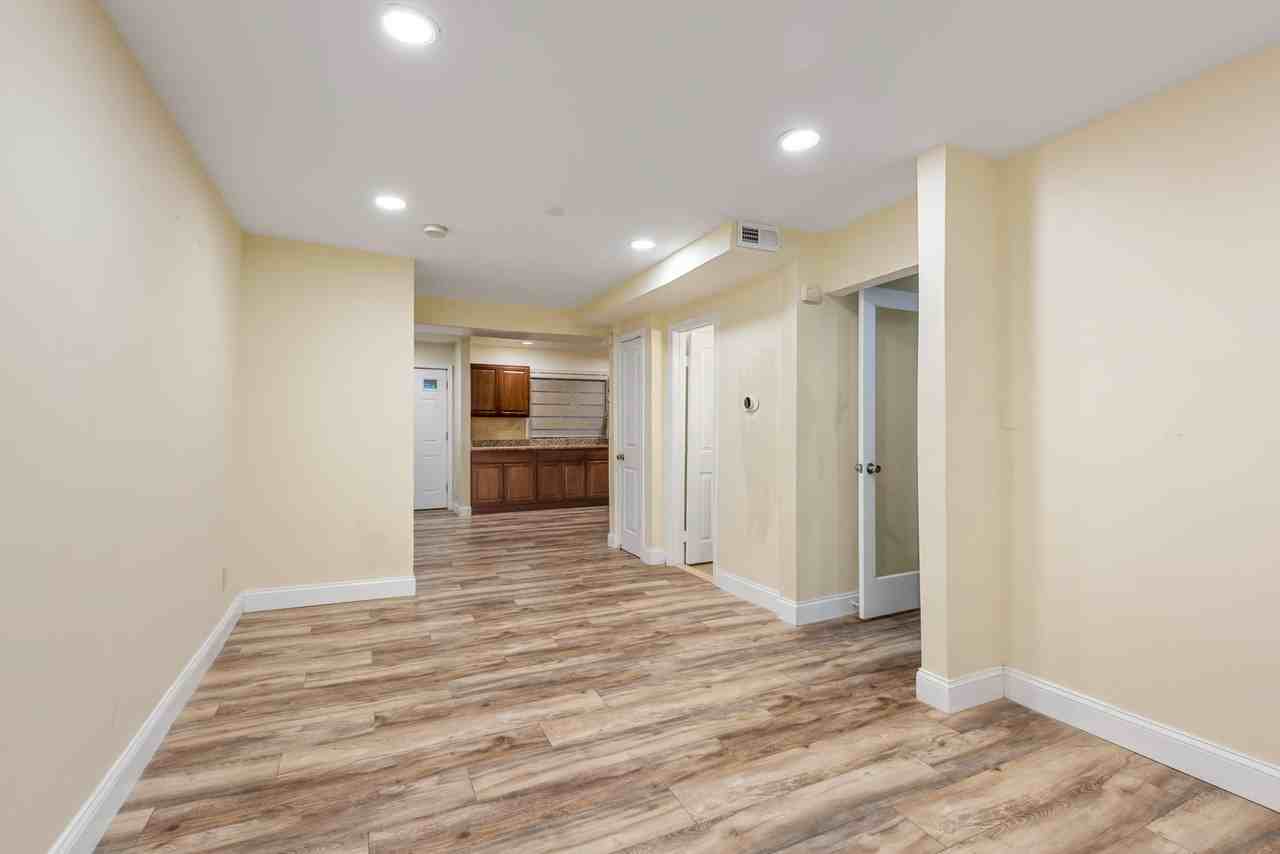 1351 Morris Rd Se - Photo 4 of 23
