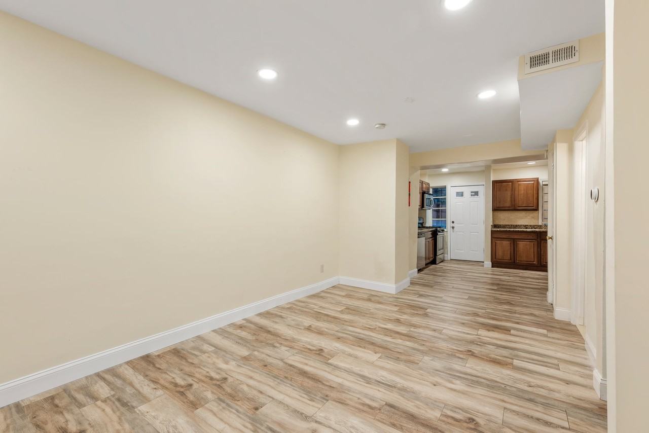1351 Morris Rd Se - Photo 6 of 23