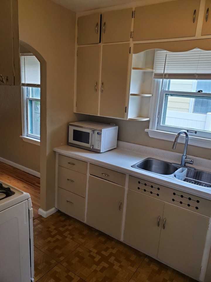 1518 2nd Ave S #NA - Photo 7 of 11
