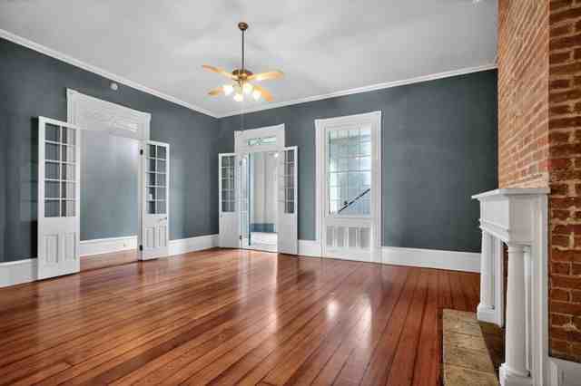 609 Royal St #D - Photo 7 of 17