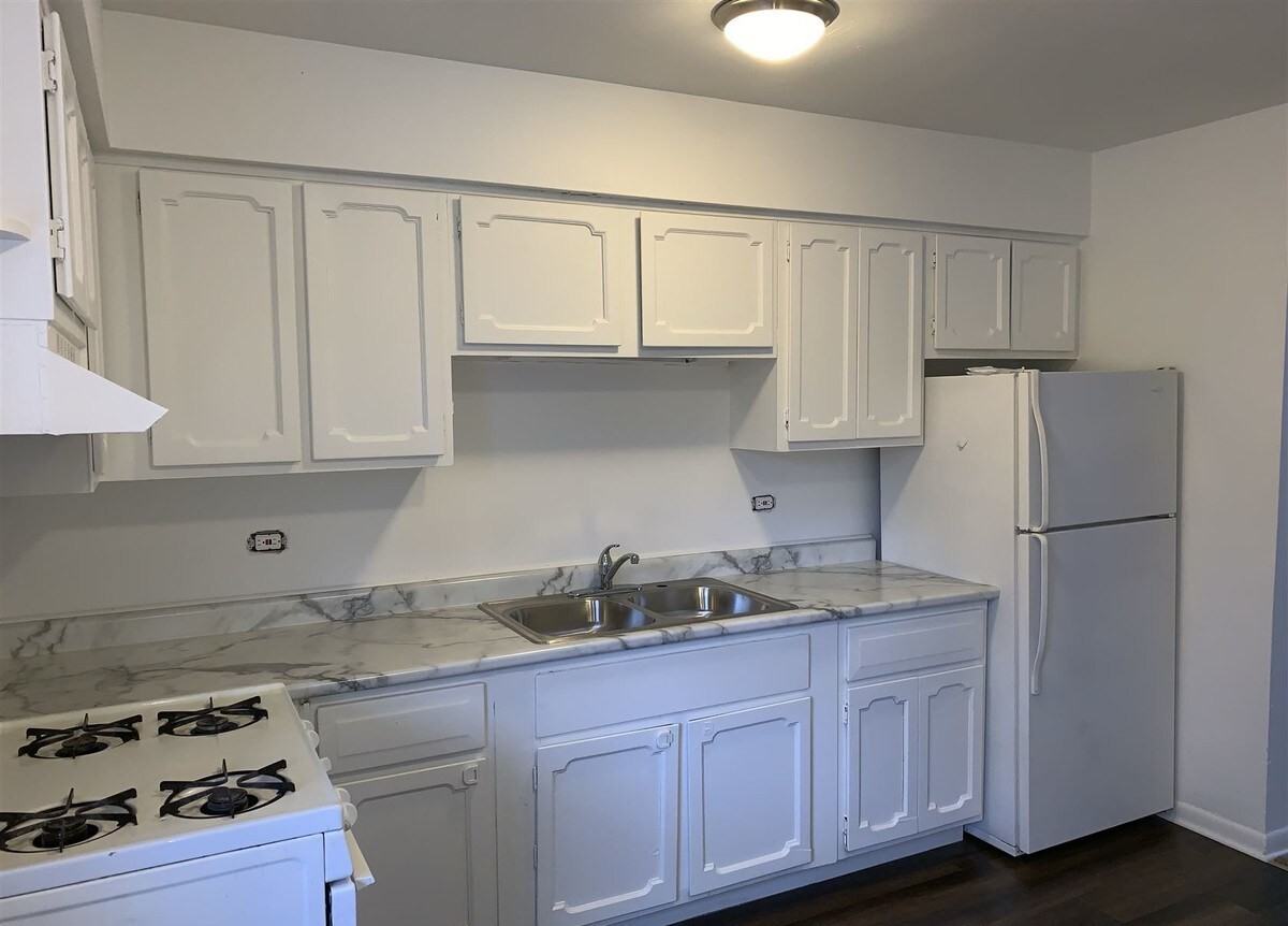 1032 E Division St #C - Photo 5 of 5