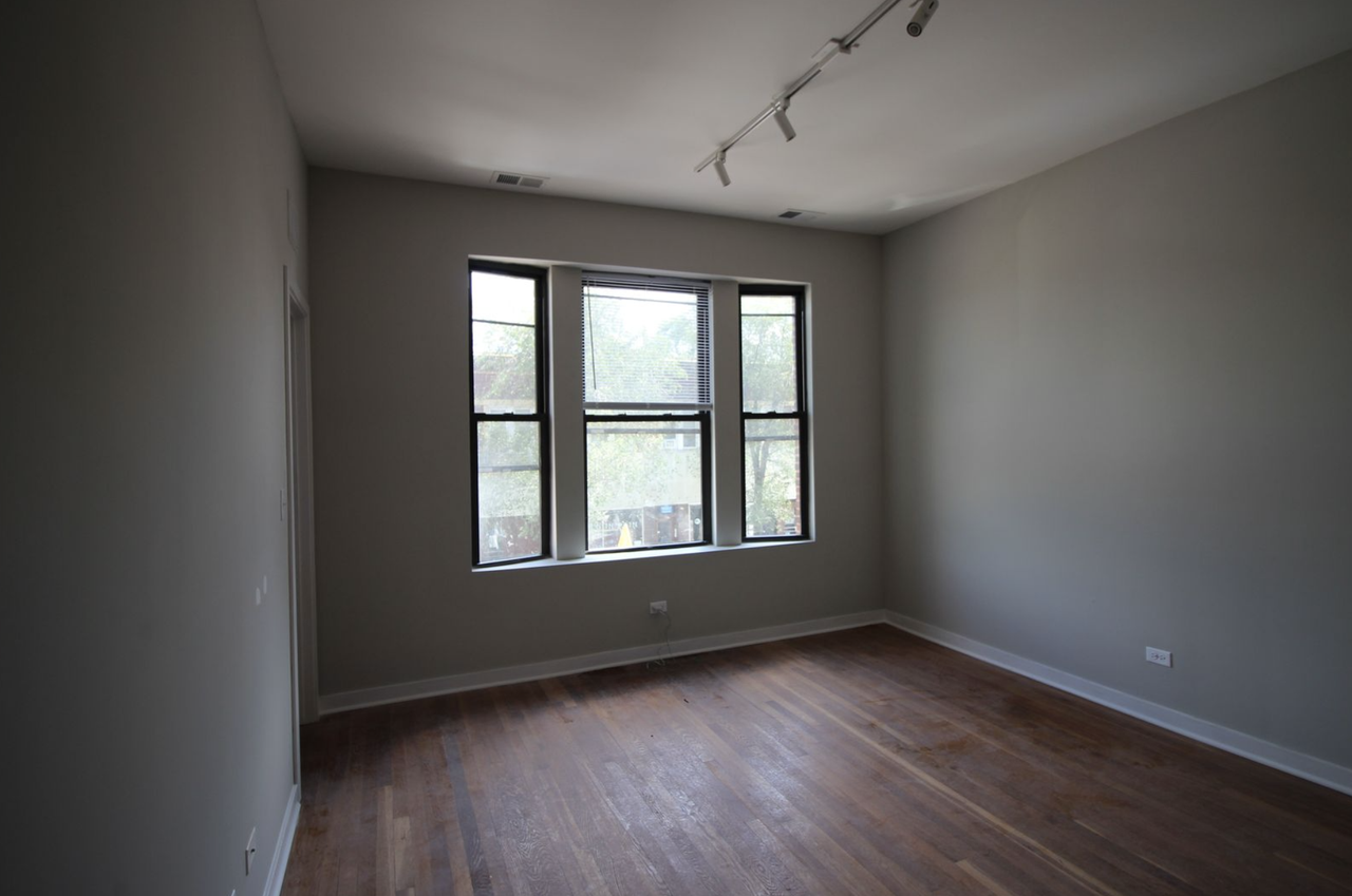 4208 N Milwaukee Ave #2F