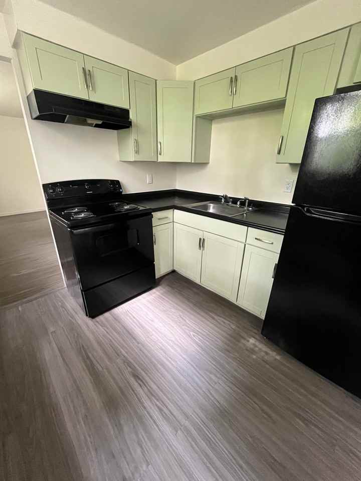 2644 Harrison Ave #27 - Photo 3 of 6