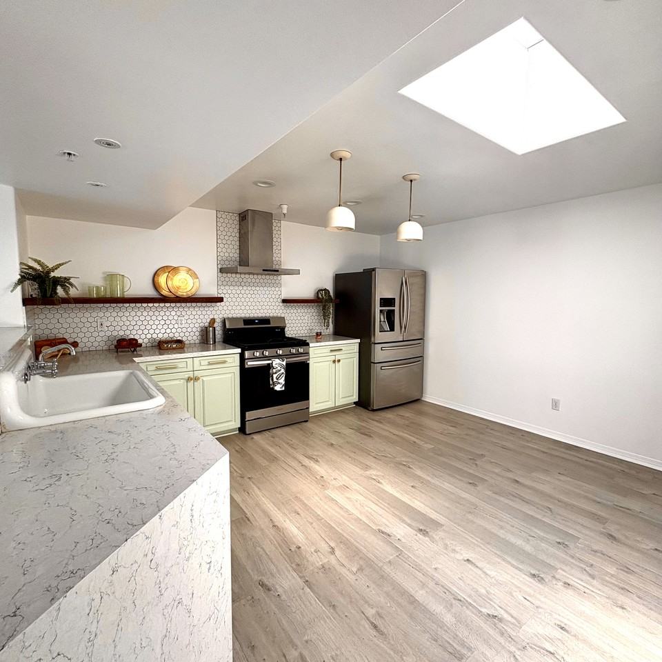 17735 Kinzie St #NA - Photo 2 of 15