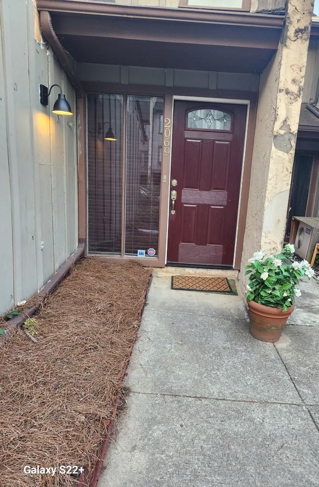 2069 Watermark Pl - Photo 3 of 4