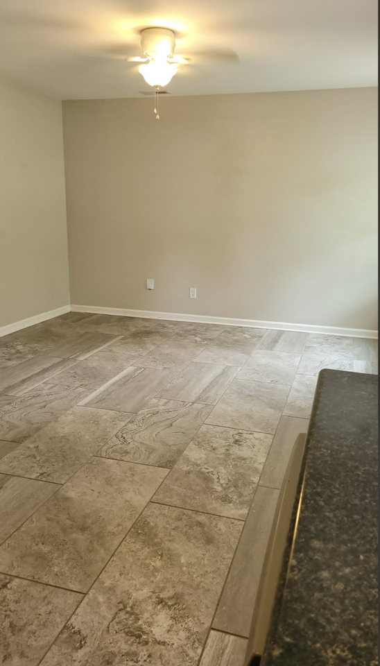 112 Miller St #B - Photo 2 of 10