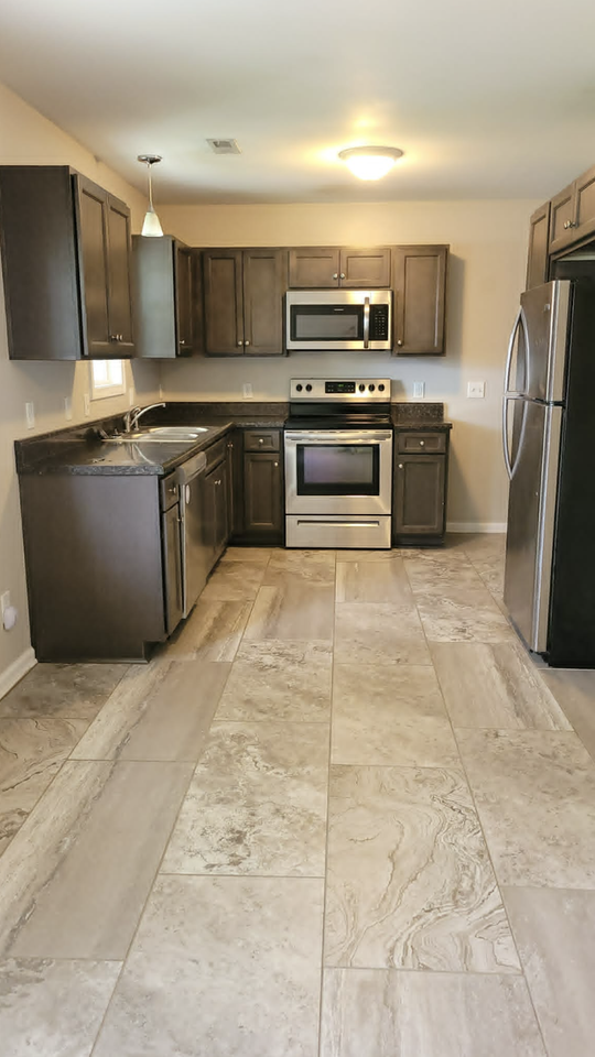 112 Miller St #B - Photo 4 of 10