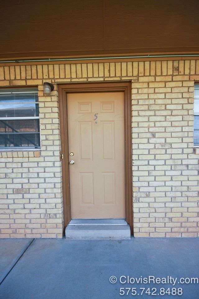 1920 W 21st St #5 - Photo 2 of 12