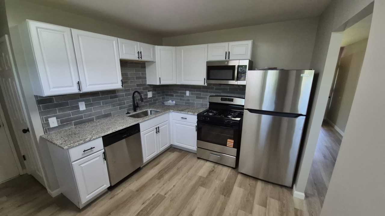 2160 Splendor Dr #NA - Photo 5 of 9